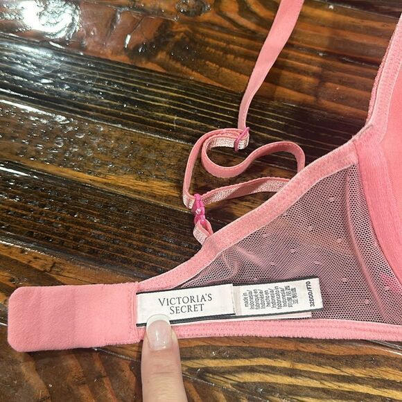 Victoria’s Secret Pink Lace Lined Demi Bra 32DDD - Picture 6 of 8